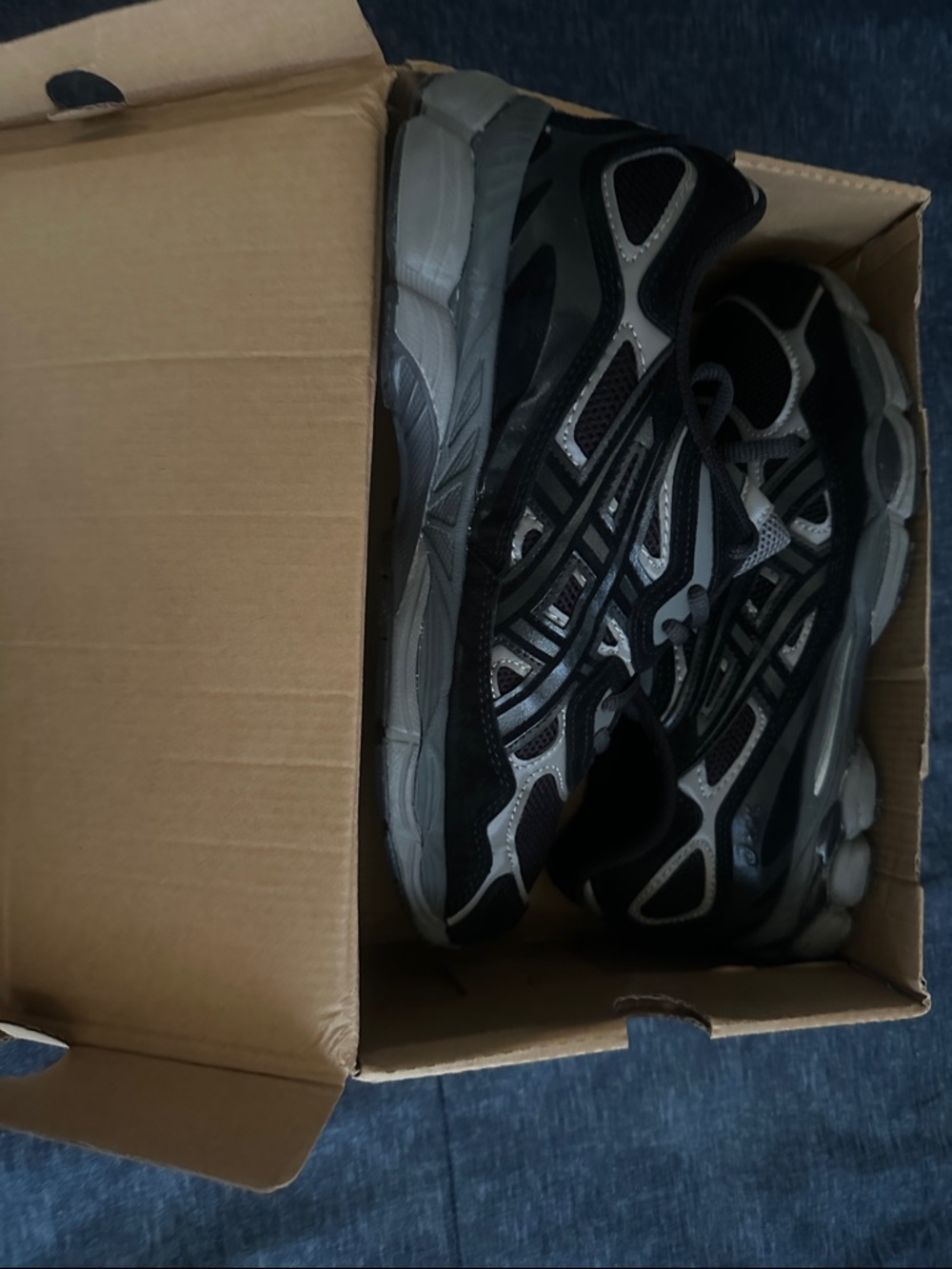Black and Gray asic gel nyc - Picture 2 of 5